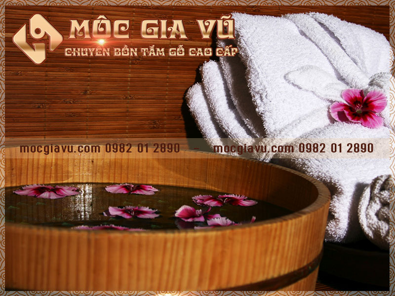 Bồn tắm gỗ đang được hầu hết các chủ spa sử dụng làm bồn tắm thuốc